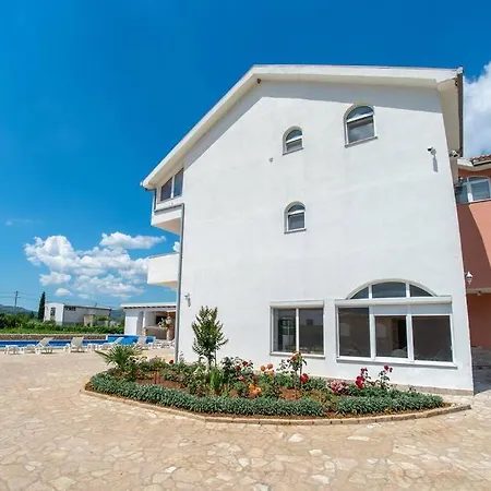 Villa Atl *