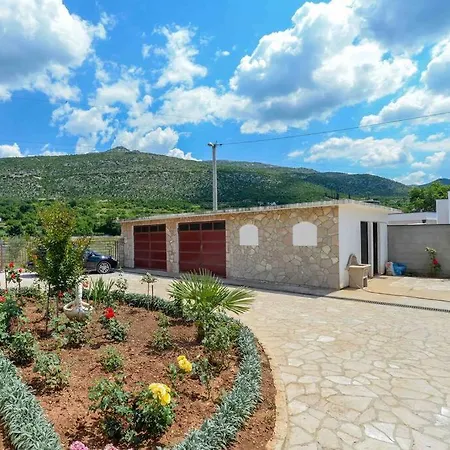 Atl Villa *